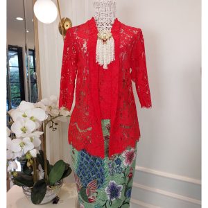 Kebaya Brokat Merah