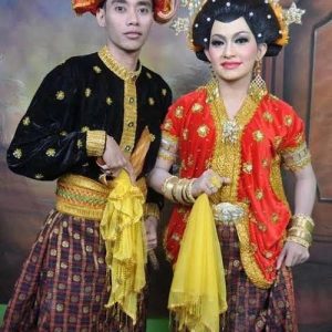 Baju Adat Laki dan Perempuan Bima Dompu